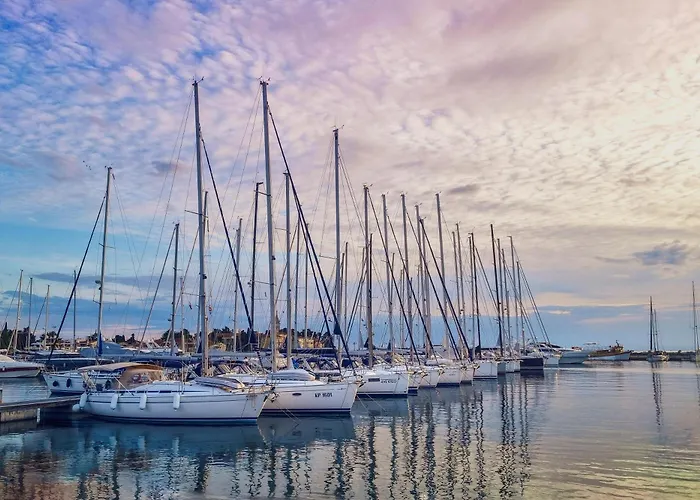 Solis Del Mar Modern Colosseum & Marina Walk Apartment Pula