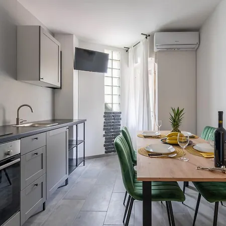 Apartment Solis Del Mar Colosseum Pula