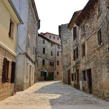 Solis Del Mar Modern Colosseum & Marina Walk Póla