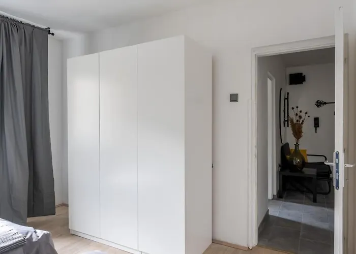 Solis Del Mar Modern Colosseum & Marina Walk Apartment Pula