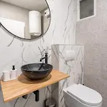 Апартаменти Solis Del Mar Modern Colosseum & Marina Walk Пула